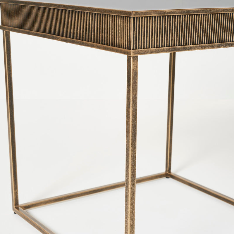 NOTUS END TABLE